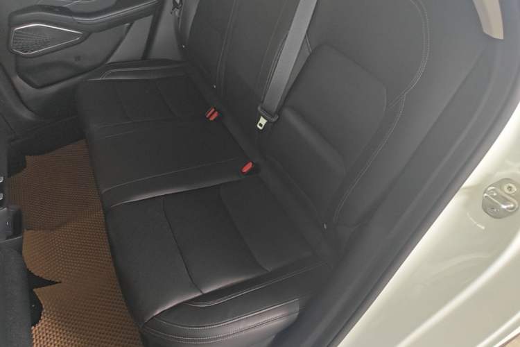 Used Geely Auto Emgrand 2023 4th Generation Champion Edition 1.5L CVT Luxury Model Left Rear Seat