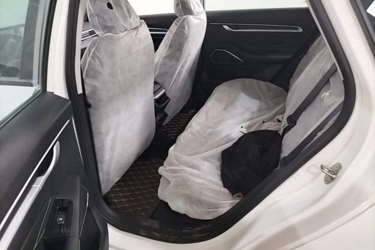Used Geely Auto Emgrand 2023 4th Generation Champion Edition 1.5L Manual Luxury Model Left Rear Seat