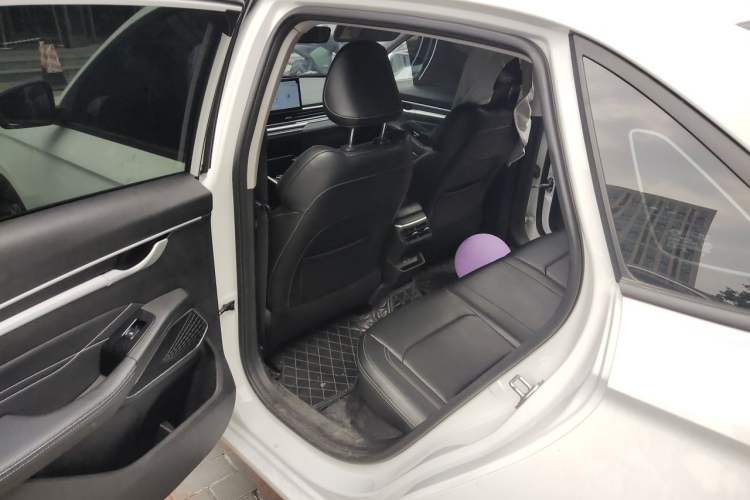 Used Geely Auto Emgrand 2023 4th Generation Champion Edition 1.5L CVT Luxury Model Left Rear Seat