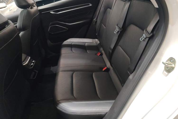 Used Geely Auto Emgrand 2023 4th Generation Champion Edition 1.5L CVT Prestige Model Left Rear Seat