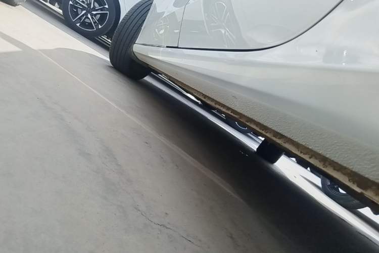 Used Geely Auto Emgrand 2023 4th Generation Champion Edition 1.5L CVT Prestige Model Left Side Sill