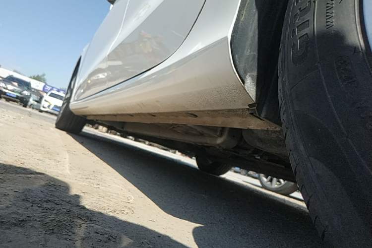 Used Geely Auto Emgrand 2023 4th Generation Champion Edition 1.5L CVT Luxury Model Left Side Sill