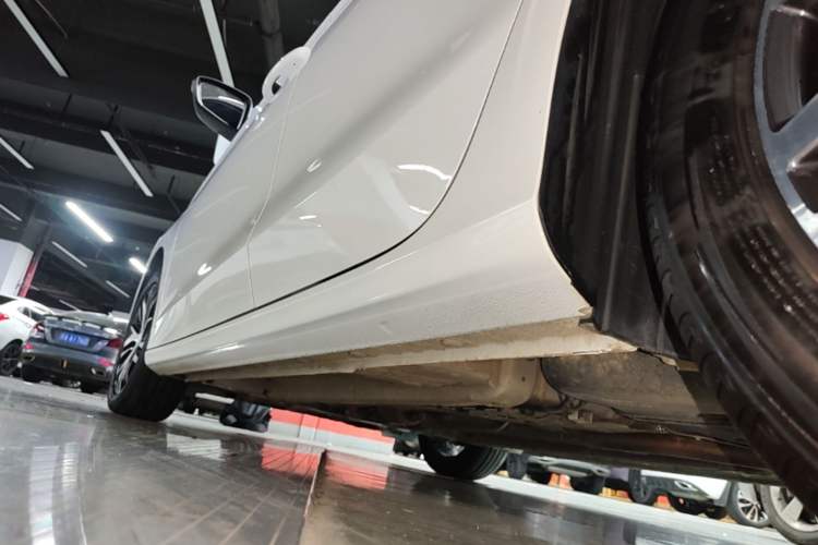 Used Geely Auto Emgrand 2023 4th Generation Champion Edition 1.5L CVT Luxury Model Left Side Sill