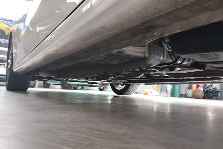 Used Geely Auto Emgrand 2023 4th Generation Champion Edition 1.5L CVT Prestige Model Left Side Sill