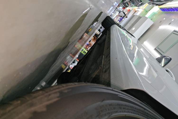 Used Geely Auto Emgrand 2023 4th Generation Champion Edition 1.5L CVT Luxury Model Left Side Sill