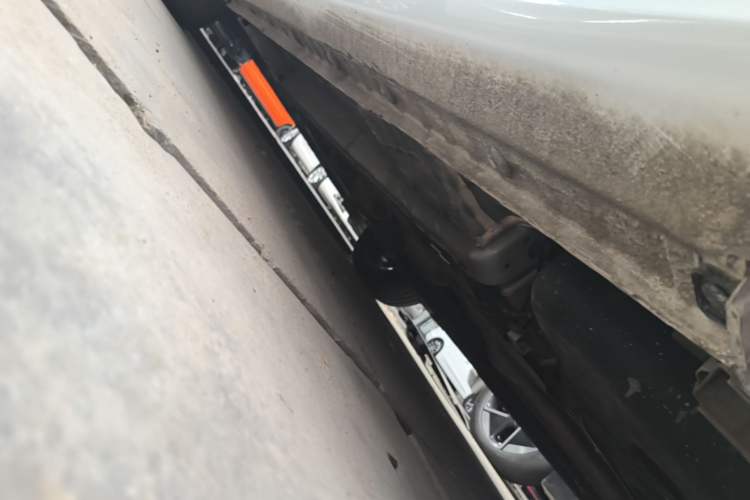 Used Geely Auto Emgrand 2023 4th Generation Champion Edition 1.5L CVT Prestige Model Left Side Sill