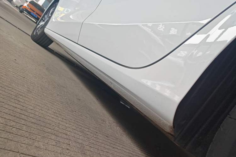 Used Geely Auto Emgrand 2023 4th Generation Champion Edition 1.5L CVT Luxury Model Left Side Sill