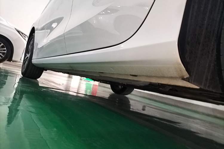 Used Geely Auto Emgrand 2023 4th Generation Champion Edition 1.5L Manual Luxury Model Left Side Sill