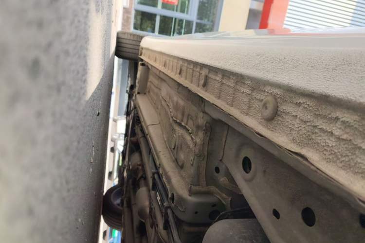 Used Geely Auto Emgrand 2023 4th Generation Champion Edition 1.5L CVT Prestige Model Left Side Sill