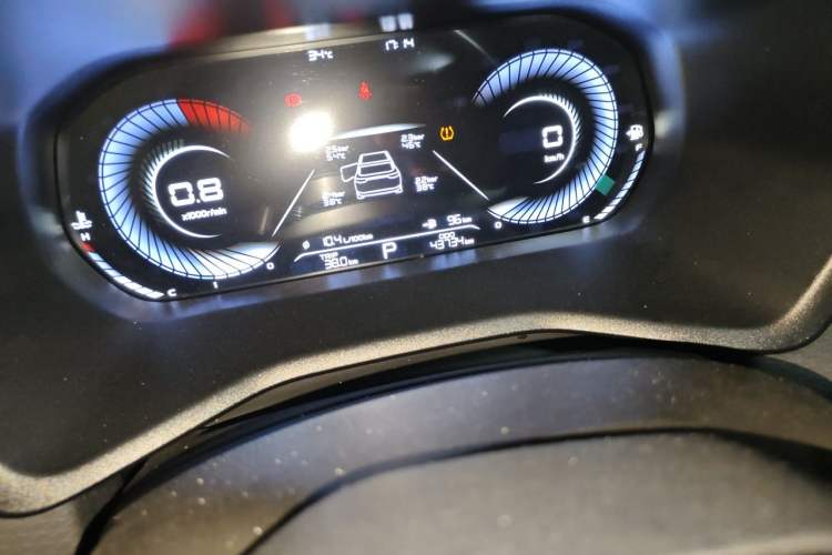 Used Geely Auto Emgrand 2023 4th Generation Champion Edition 1.5L CVT Prestige Model Odometer Close Up