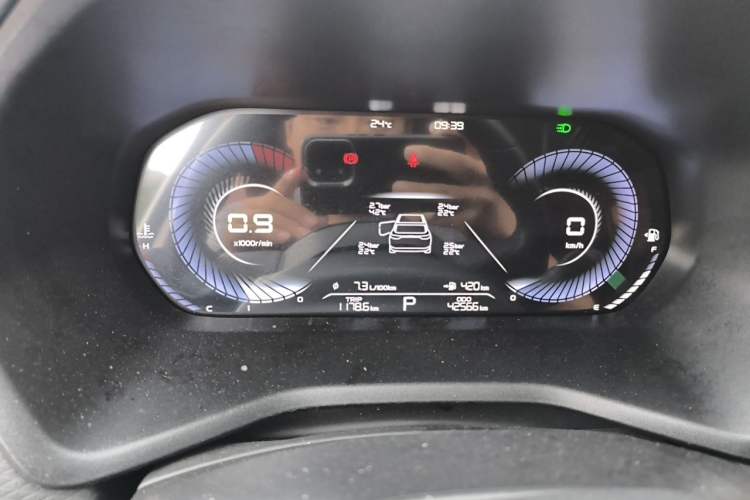 Used Geely Auto Emgrand 2023 4th Generation Champion Edition 1.5L CVT Luxury Model Odometer Close Up