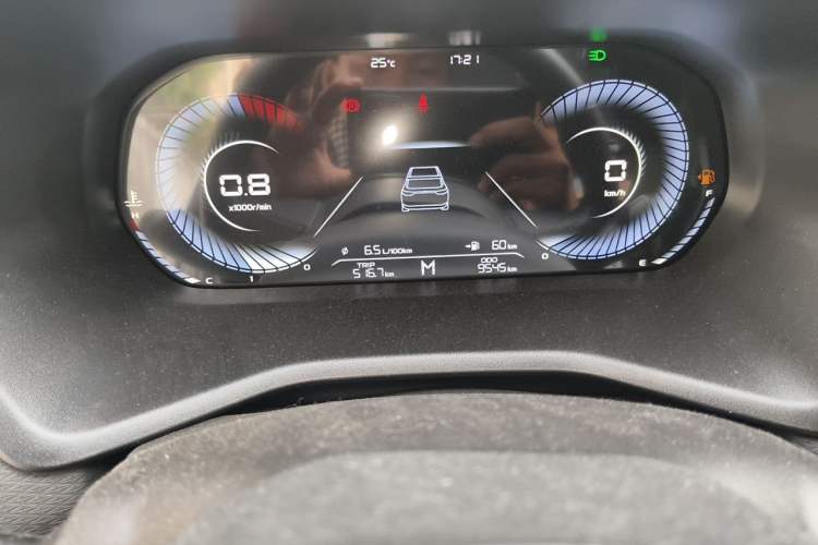 Used Geely Auto Emgrand 2023 4th Generation Champion Edition 1.5L Manual Luxury Model Odometer Close Up