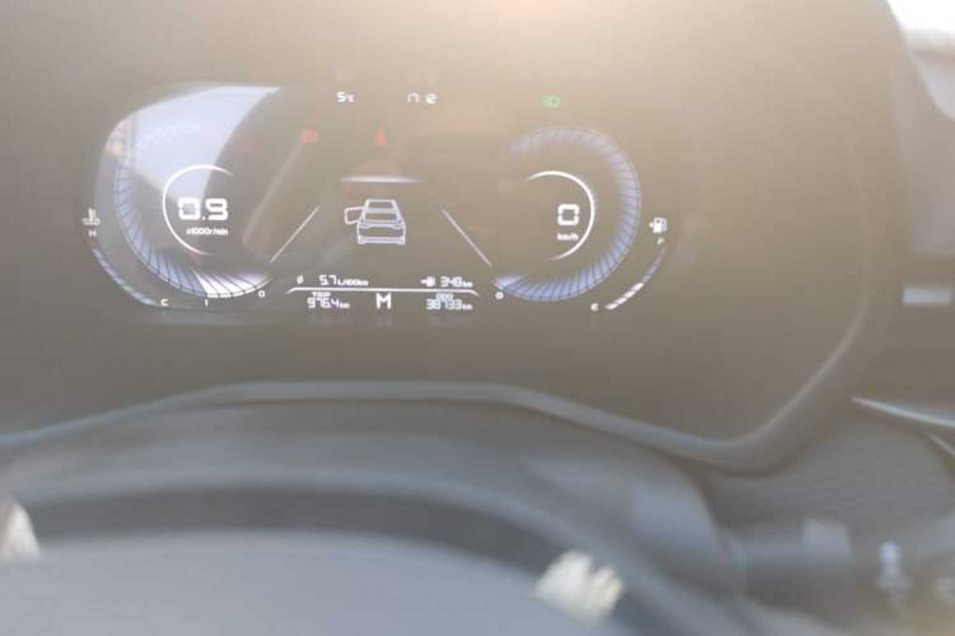 Used Geely Auto Emgrand 2023 4th Generation Champion Edition 1.5L Manual Luxury Model Odometer Close Up