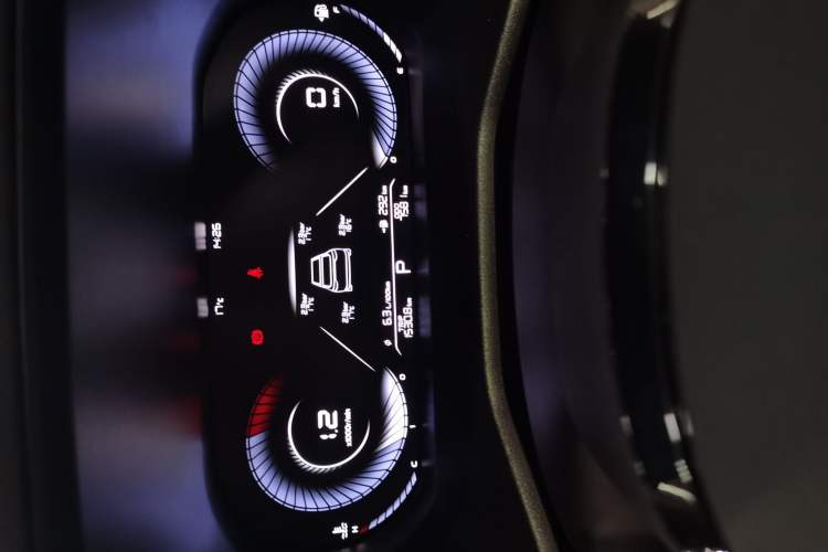 Used Geely Auto Emgrand 2023 4th Generation Champion Edition 1.5L CVT Prestige Model Odometer Close Up