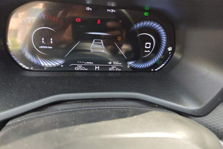 Used Geely Auto Emgrand 2023 4th Generation Champion Edition 1.5L Manual Luxury Model Odometer Close Up