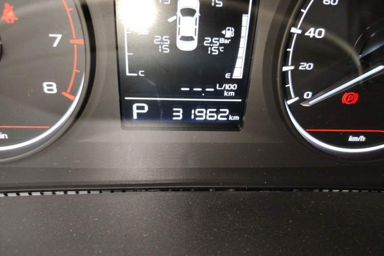 Used Geely Auto Emgrand 2023 4th Generation Champion Edition 1.5L CVT Luxury Model Odometer Close Up