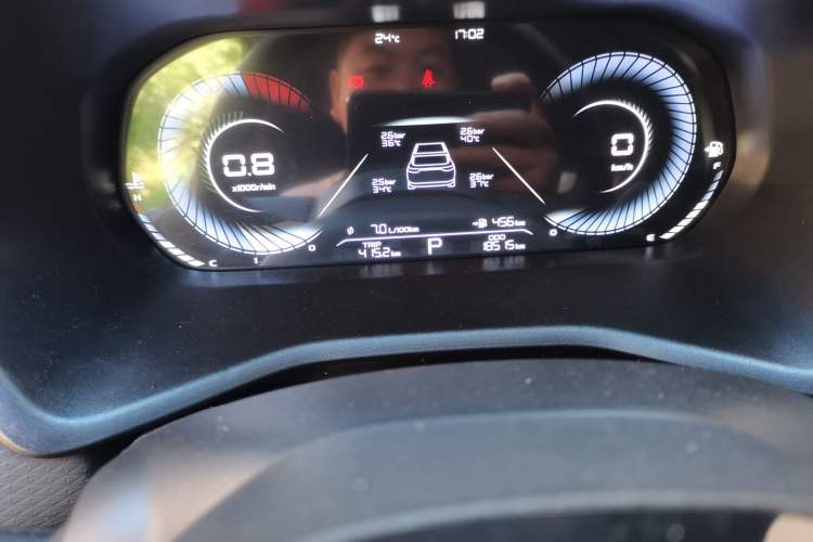 Used Geely Auto Emgrand 2023 4th Generation Champion Edition 1.5L CVT Luxury Model Odometer Close Up