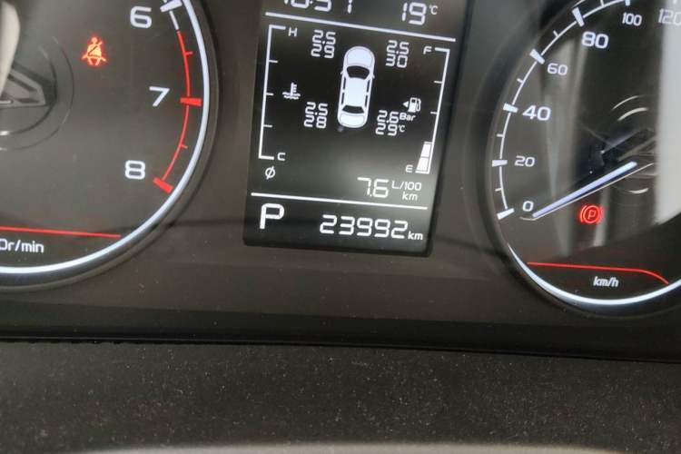 Used Geely Auto Emgrand 2023 4th Generation Champion Edition 1.5L CVT Luxury Model Odometer Close Up