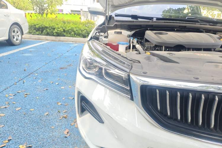 Used Geely Auto Emgrand 2023 4th Generation Champion Edition 1.5L Manual Luxury Model Right Front Headlight