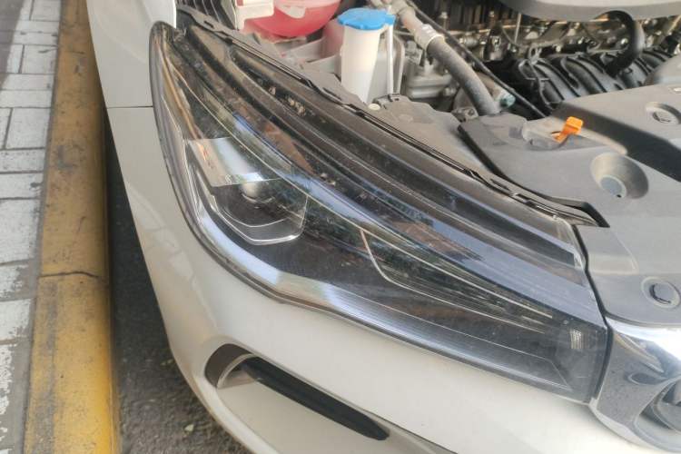 Used Geely Auto Emgrand 2023 4th Generation Champion Edition 1.5L Manual Luxury Model Right Front Headlight