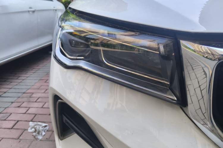 Used Geely Auto Emgrand 2023 4th Generation Champion Edition 1.5L Manual Luxury Model Right Front Headlight