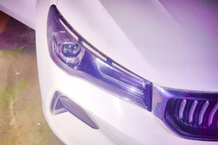 Used Geely Auto Emgrand 2023 4th Generation Champion Edition 1.5L CVT Prestige Model Right Front Headlight