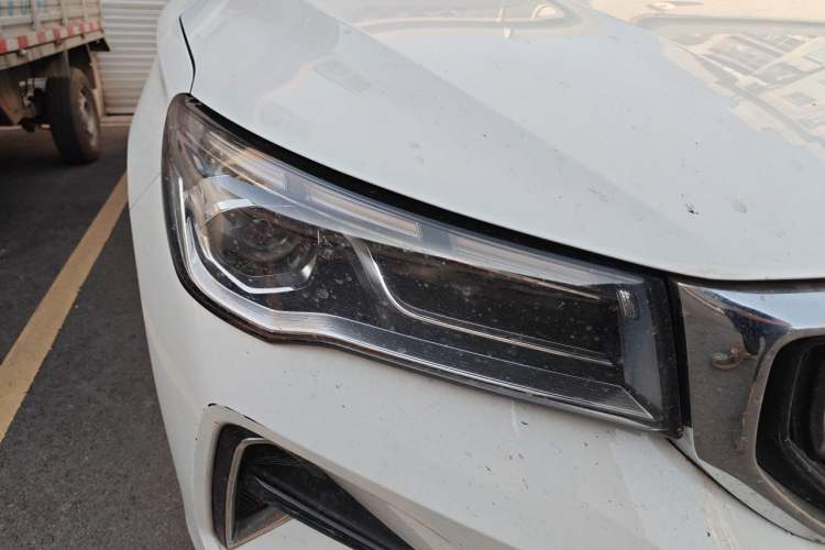 Used Geely Auto Emgrand 2023 4th Generation Champion Edition 1.5L Manual Luxury Model Right Front Headlight