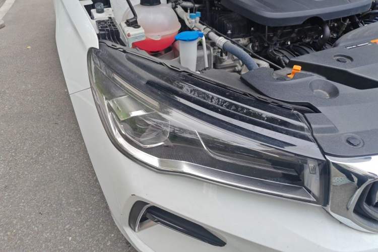 Used Geely Auto Emgrand 2023 4th Generation Champion Edition 1.5L CVT Prestige Model Right Front Headlight