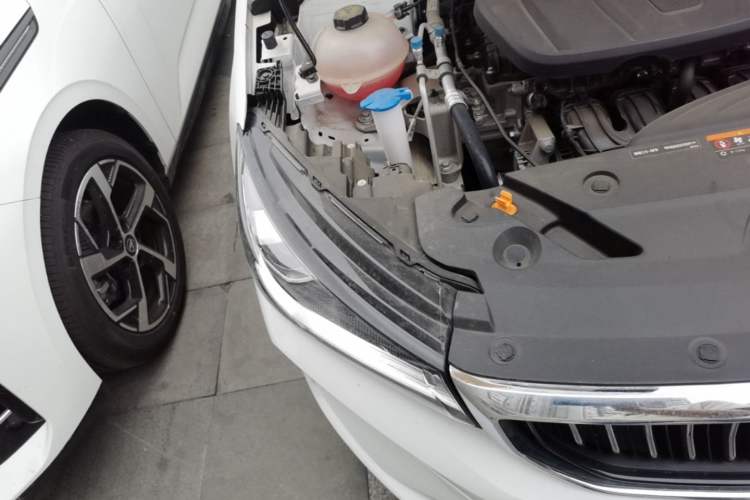 Used Geely Auto Emgrand 2023 4th Generation Champion Edition 1.5L CVT Prestige Model Right Front Headlight
