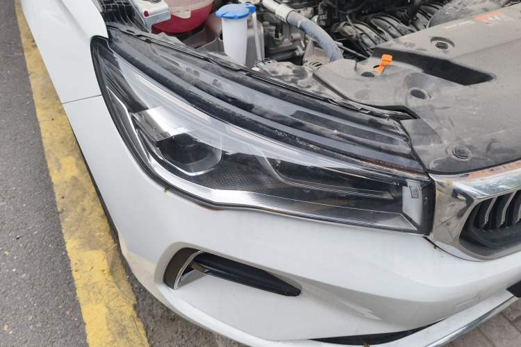 Used Geely Auto Emgrand 2023 4th Generation Champion Edition 1.5L Manual Luxury Model Right Front Headlight