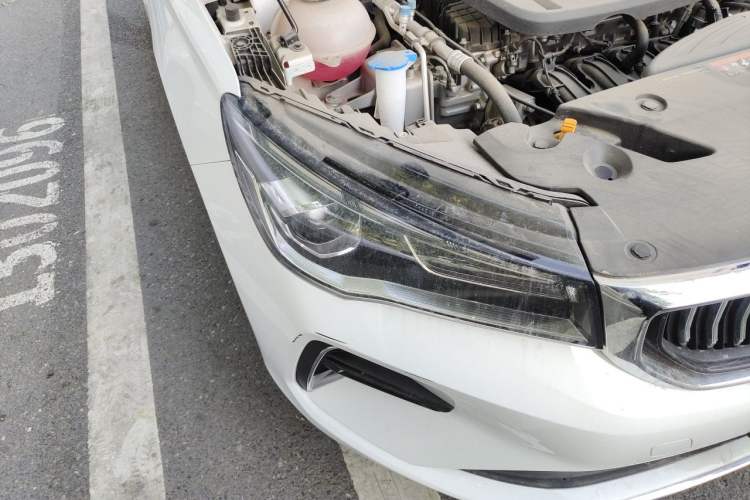 Used Geely Auto Emgrand 2023 4th Generation Champion Edition 1.5L CVT Luxury Model Right Front Headlight
