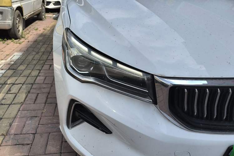 Used Geely Auto Emgrand 2023 4th Generation Champion Edition 1.5L Manual Luxury Model Right Front Headlight