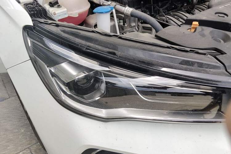 Used Geely Auto Emgrand 2023 4th Generation Champion Edition 1.5L Manual Luxury Model Right Front Headlight