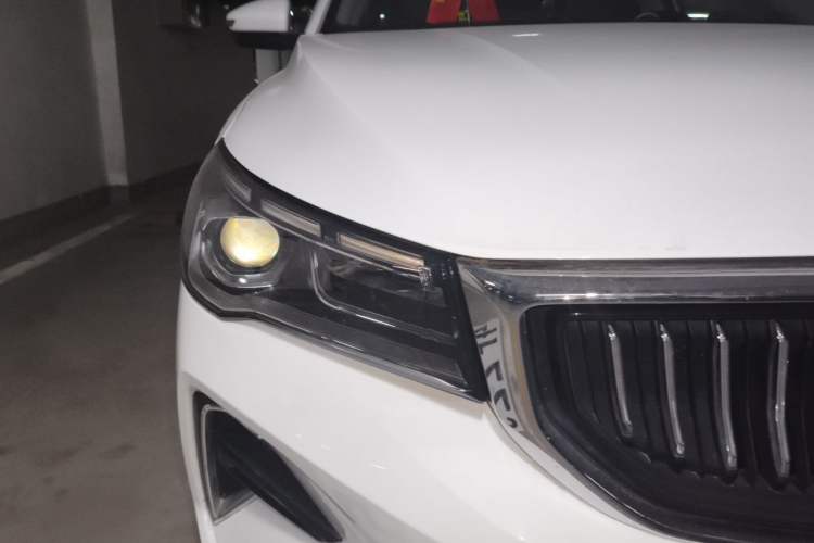Used Geely Auto Emgrand 2023 4th Generation Champion Edition 1.5L CVT Luxury Model Right Front Headlight