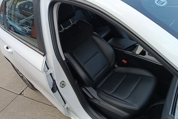 Used Geely Auto Emgrand 2023 4th Generation Champion Edition 1.5L CVT Prestige Model Right Front Seat