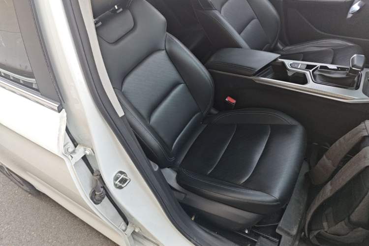 Used Geely Auto Emgrand 2023 4th Generation Champion Edition 1.5L CVT Prestige Model Right Front Seat