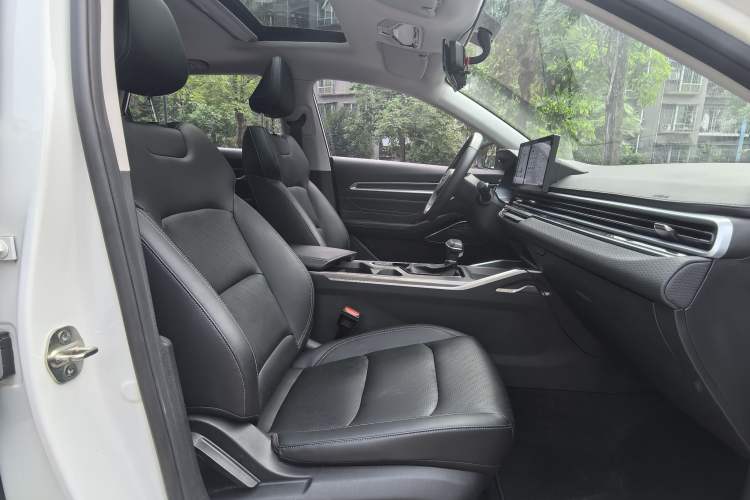 Used Geely Auto Emgrand 2023 4th Generation Champion Edition 1.5L CVT Prestige Model Right Front Seat