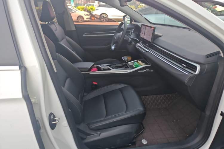 Used Geely Auto Emgrand 2023 4th Generation Champion Edition 1.5L CVT Prestige Model Right Front Seat