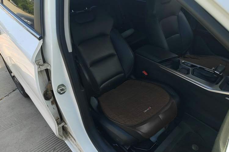 Used Geely Auto Emgrand 2023 4th Generation Champion Edition 1.5L CVT Prestige Model Right Front Seat