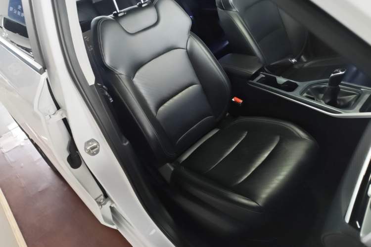 Used Geely Auto Emgrand 2023 4th Generation Champion Edition 1.5L Manual Luxury Model Right Front Seat