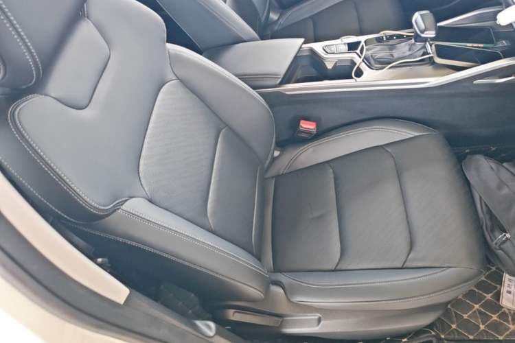 Used Geely Auto Emgrand 2023 4th Generation Champion Edition 1.5L CVT Prestige Model Right Front Seat