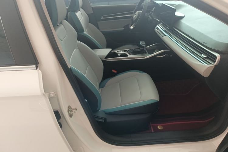 Used Geely Auto Emgrand 2023 4th Generation Champion Edition 1.5L CVT Flagship Model Right Front Seat