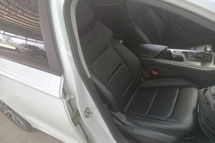 Used Geely Auto Emgrand 2023 4th Generation Champion Edition 1.5L CVT Luxury Model Right Front Seat