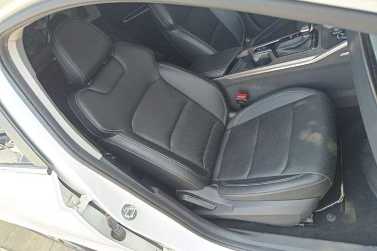 Used Geely Auto Emgrand 2023 4th Generation Champion Edition 1.5L CVT Prestige Model Right Front Seat