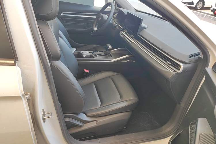 Used Geely Auto Emgrand 2023 4th Generation Champion Edition 1.5L CVT Prestige Model Right Front Seat