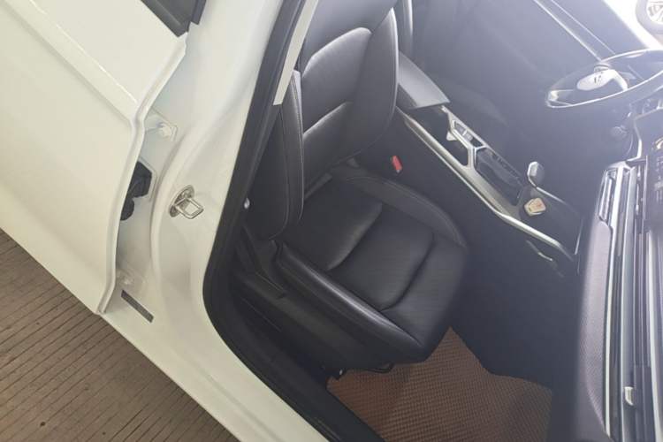 Used Geely Auto Emgrand 2023 4th Generation Champion Edition 1.5L CVT Luxury Model Right Front Seat