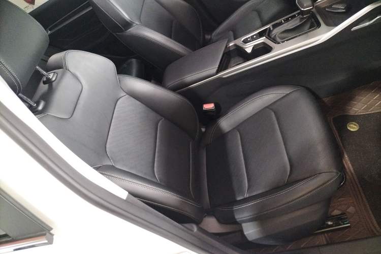 Used Geely Auto Emgrand 2023 4th Generation Champion Edition 1.5L CVT Prestige Model Right Front Seat