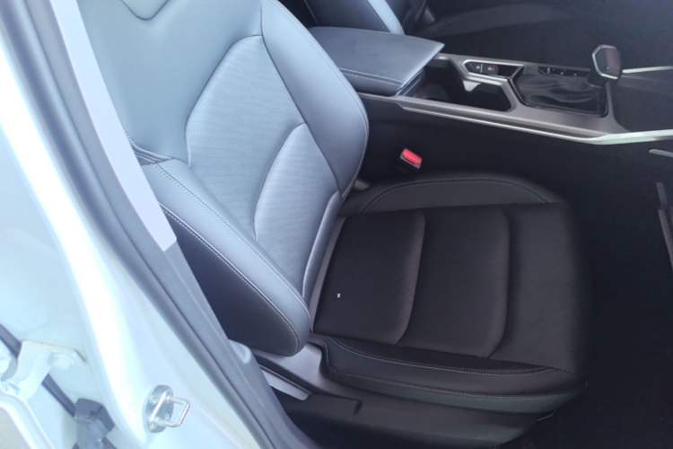 Used Geely Auto Emgrand 2023 4th Generation Champion Edition 1.5L CVT Luxury Model Right Front Seat