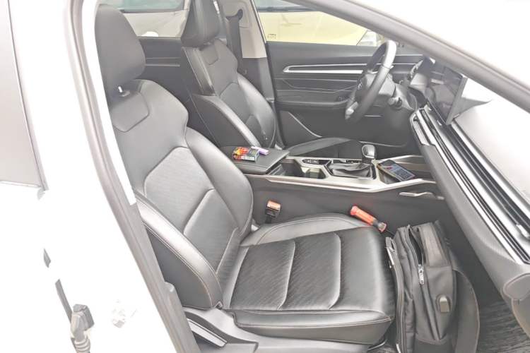 Used Geely Auto Emgrand 2023 4th Generation Champion Edition 1.5L CVT Prestige Model Right Front Seat