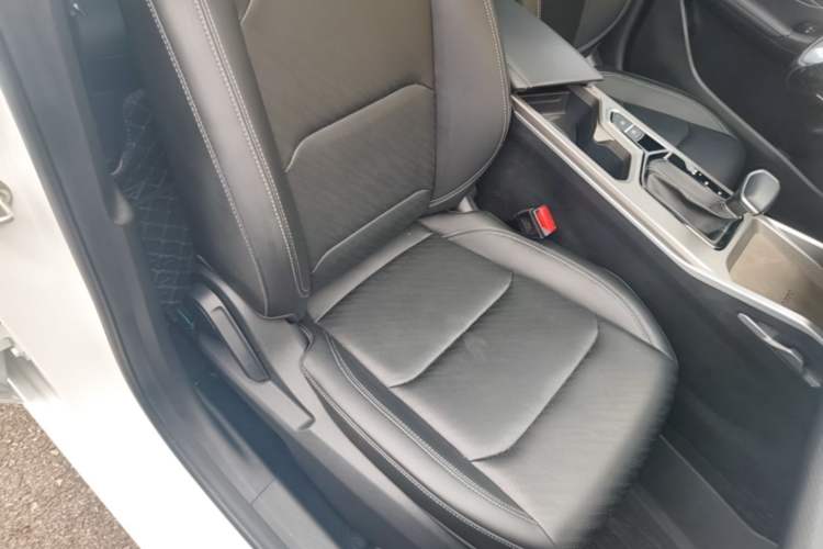 Used Geely Auto Emgrand 2023 4th Generation Champion Edition 1.5L CVT Prestige Model Right Front Seat